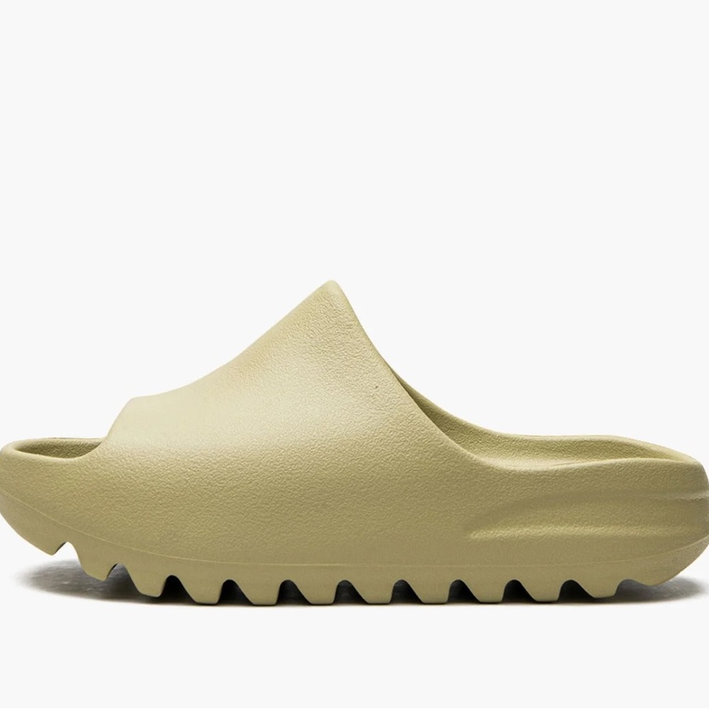 Yeezy Kids slide